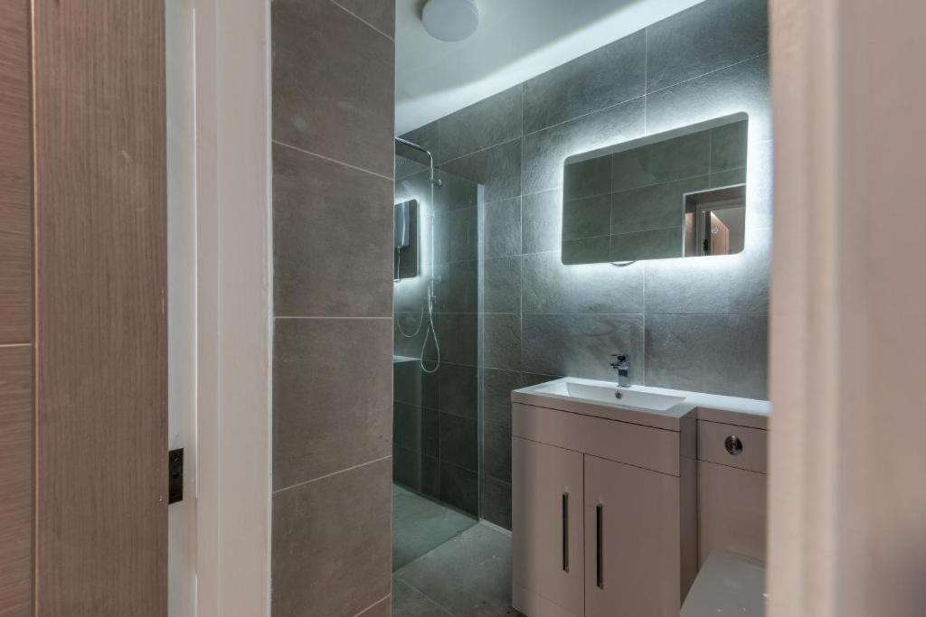 Luxurious Apartments - In קארדיף מראה חיצוני תמונה